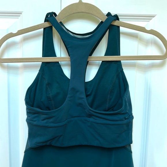 NWOT Lululemon Twist Around Tank Teal 2 in 1 Built in Bra - Picture 8 of 9